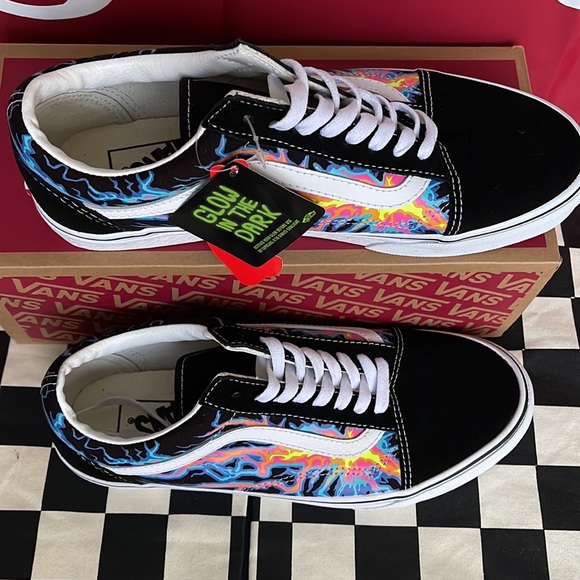 Vans Old Skool Electric Flame Black/True White Men’s sneakers - Picture 4 of 16